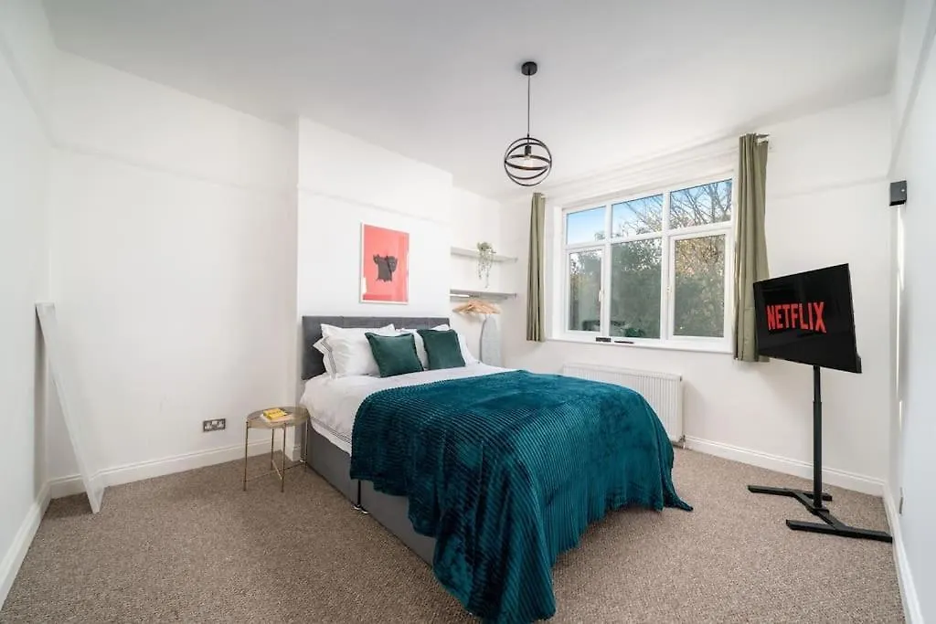 アパート Beautiful Luxe 3 Bedroom With 4 Beds ロンドン イギリス